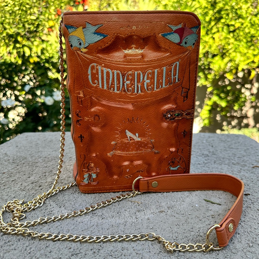 HTF Loungefly Cinderella Book Crossbody